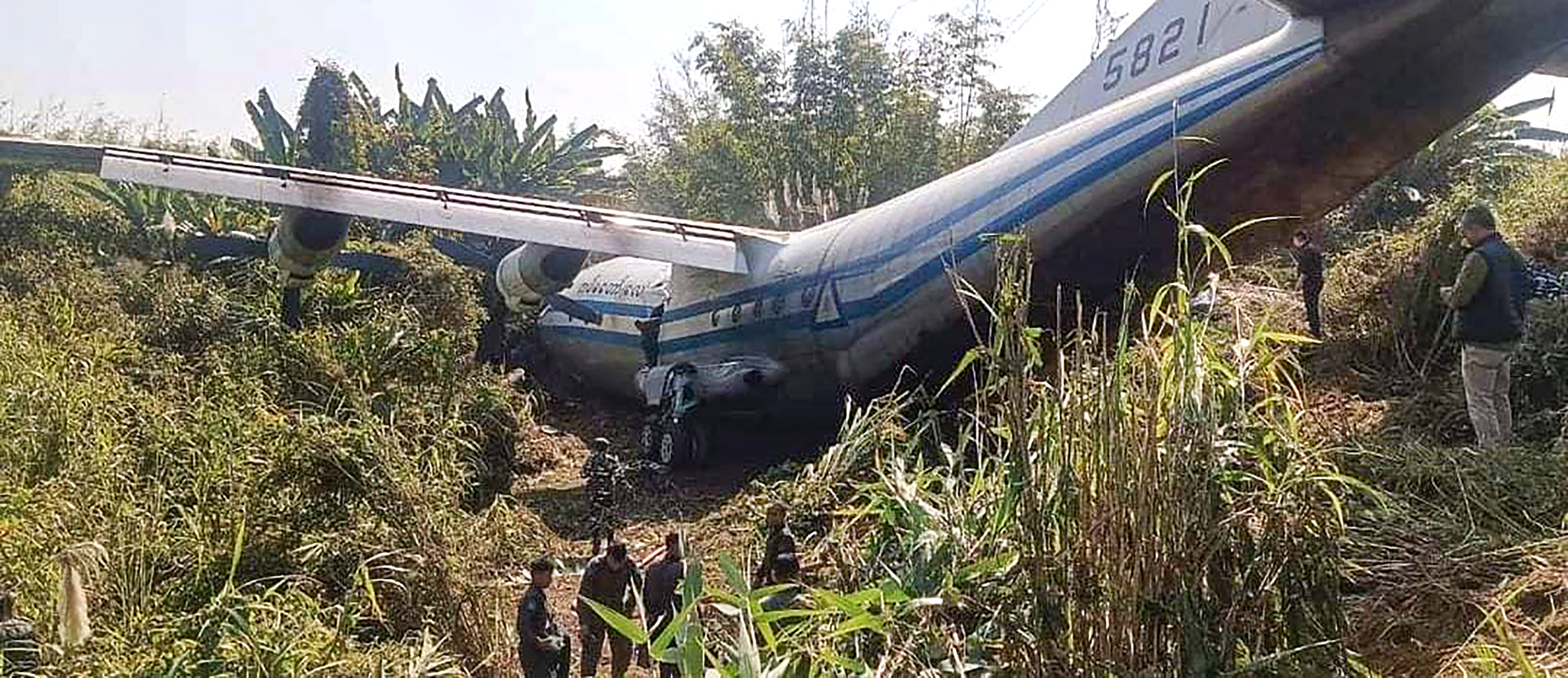 https://salarnews.in/public/uploads/images/newsimages/maannewsimage23012024_152826_Myanmar plane2.jpg